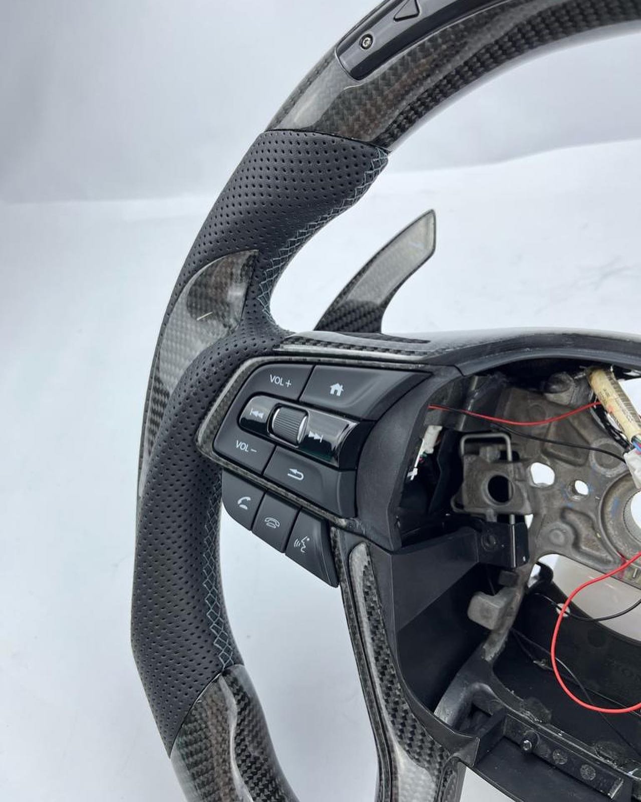 Custom Honda Accord OEM Carbon Fiber Steering Wheel – Flat Bottom | LED Shift Lights | Performance Upgrade - Image 3